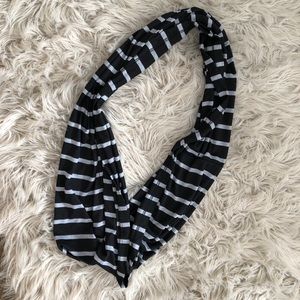 Itzy Ritzy nursing scarf